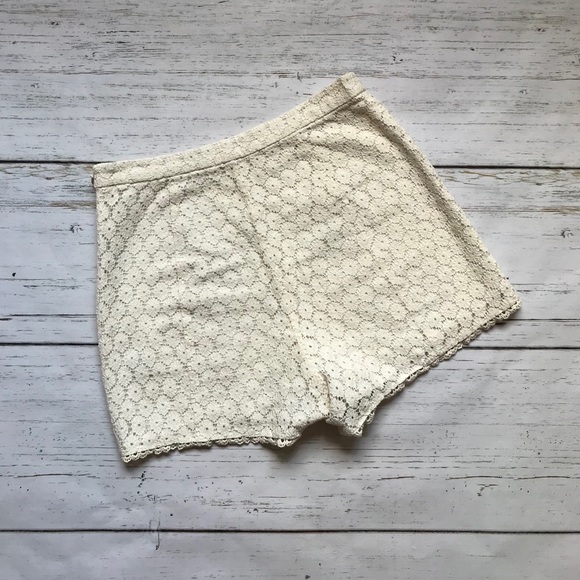 Urban Outfitters Kimchi Blue Lace Shorts - Picture 2 of 3